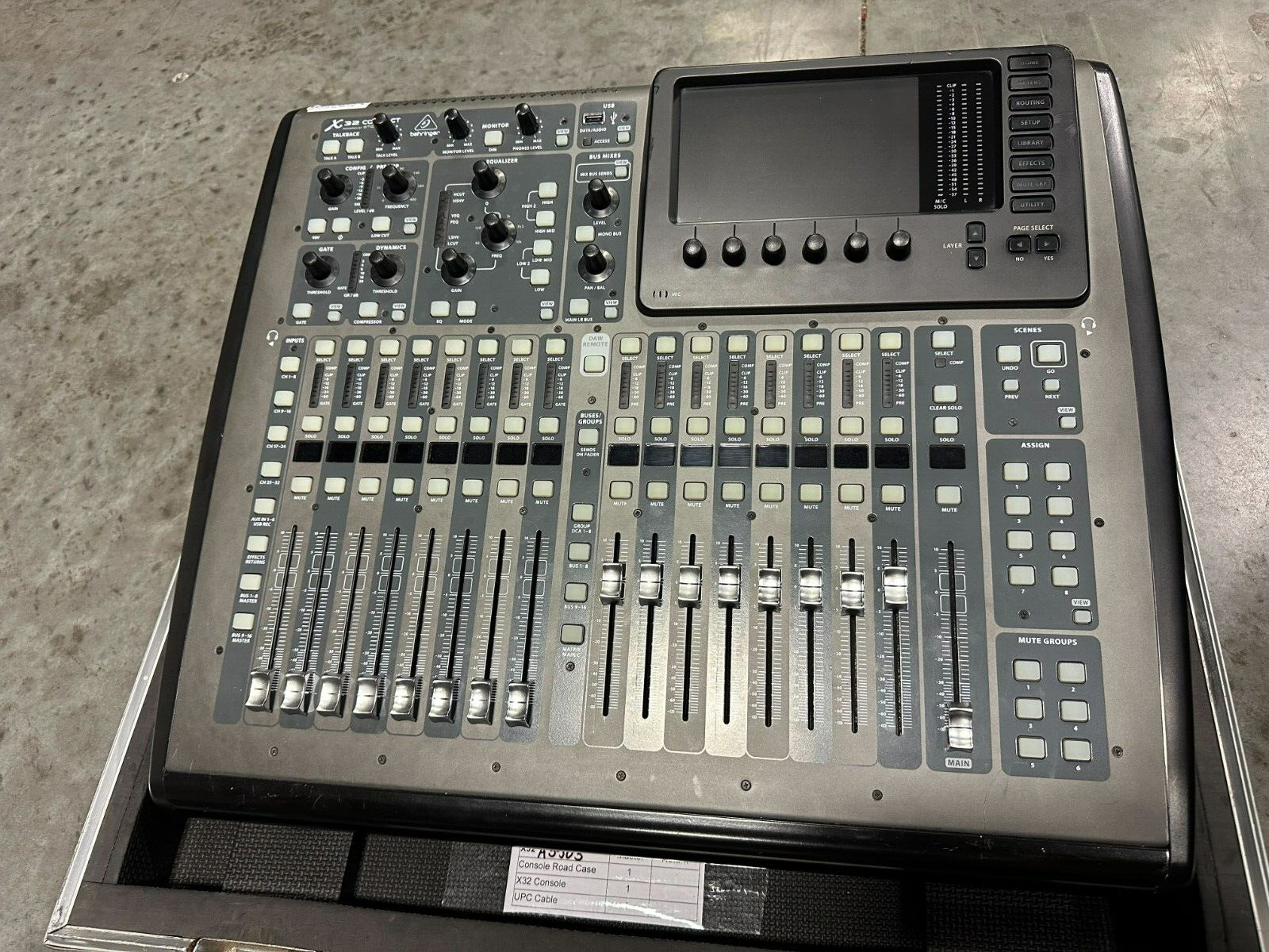 Behringer X32 Compact 40-channel Digital Mixer  console