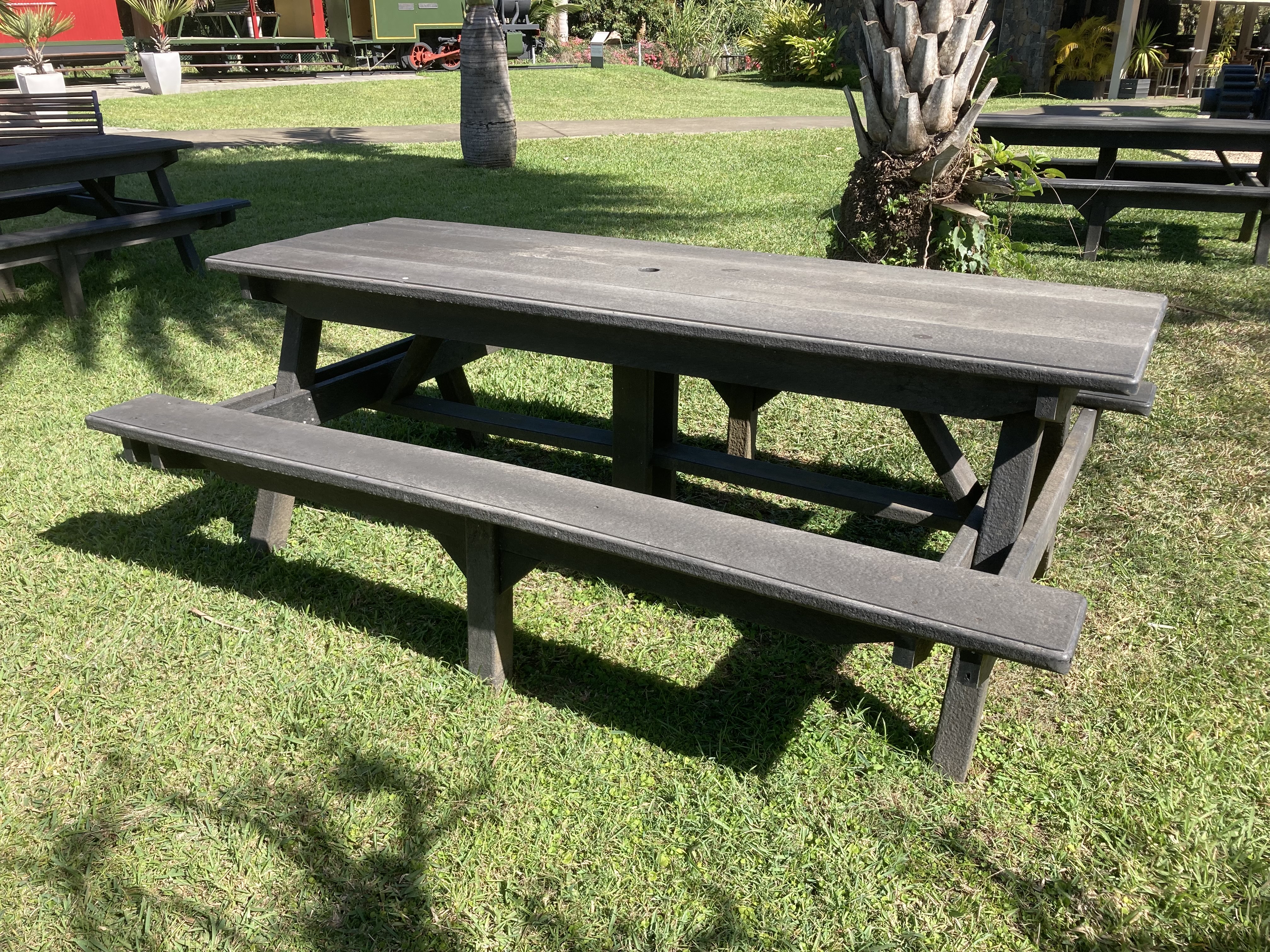Picnic table