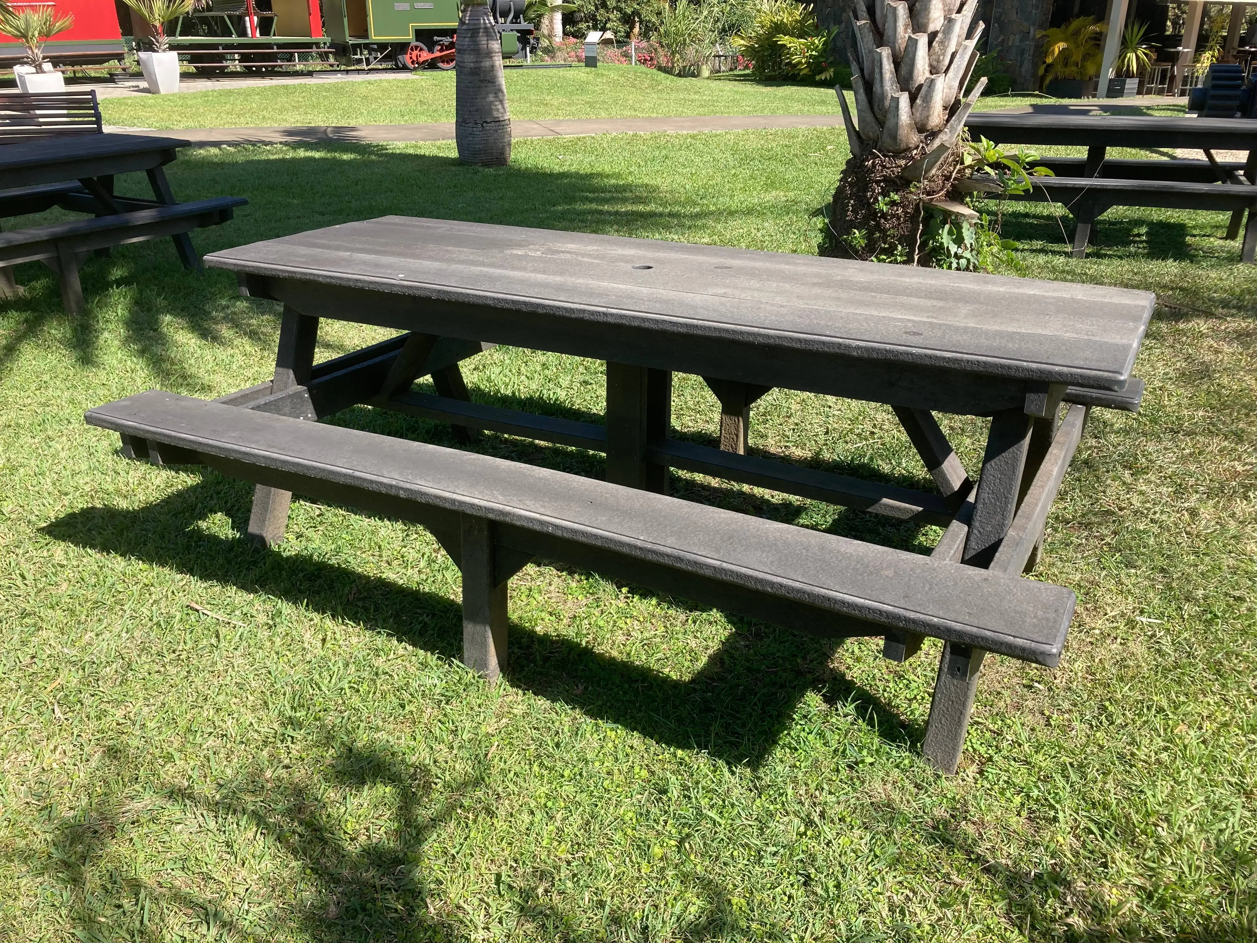Picnic table